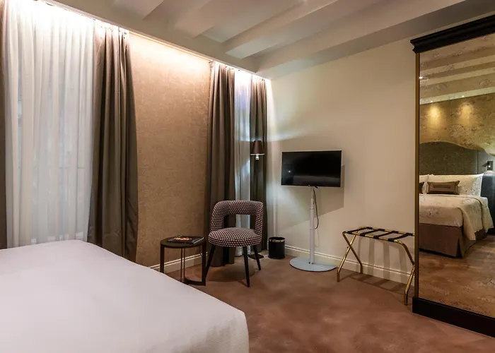 Acca Hotel