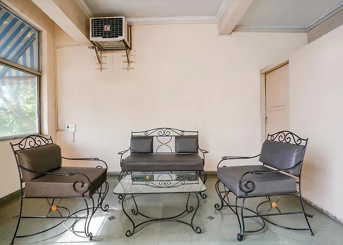 Fabexpress Shanti Inn - Nr Vijay Mamta Theatre, Nashik Road