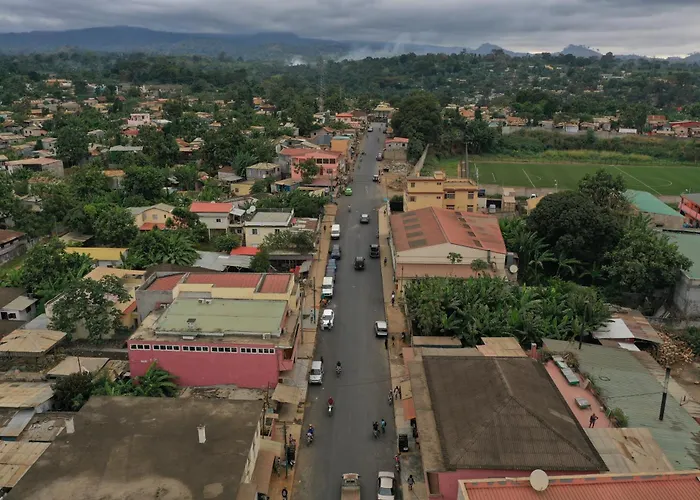 Residencial Avenida Geovanni - Central Sao Tome - Private Bathroom&Solar Backup