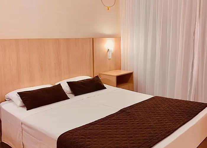 Victoria Plaza Hotel