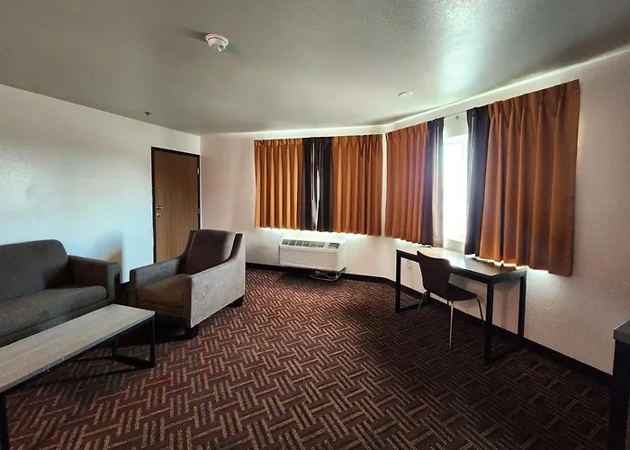 Super 8 By Wyndham Austin North/University Area