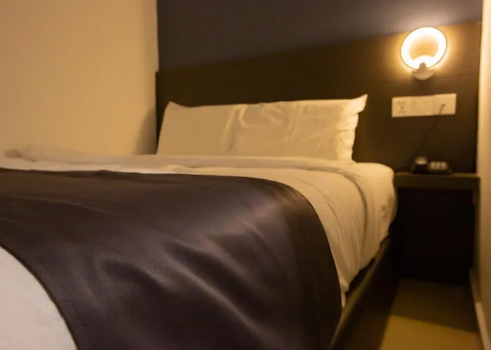 1 Hotel Signature