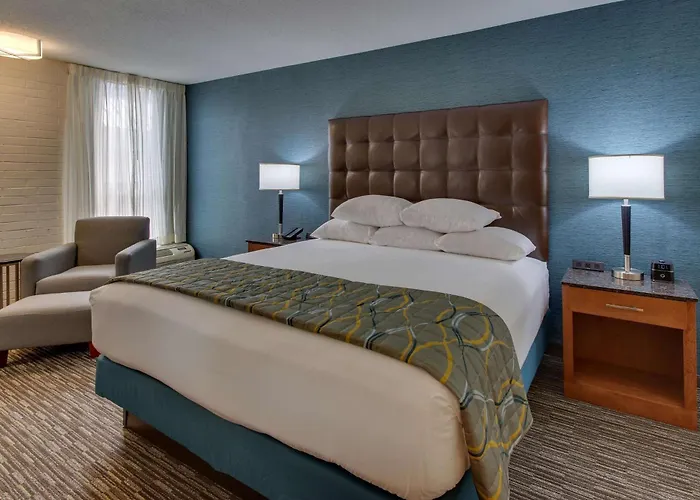 Pear Tree Inn St. Louis Airport
