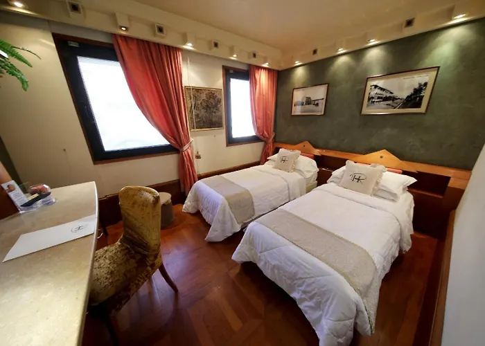 Hr Hotel