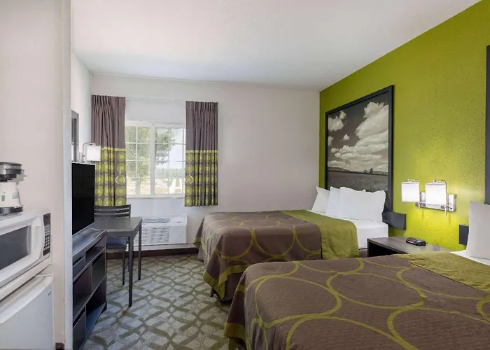 Super 8 By Wyndham De Soto