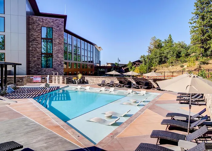 Red Hawk Resort & Casino