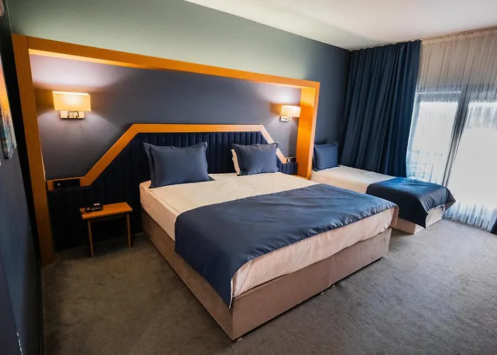 Roof 264 Hotel & Suites