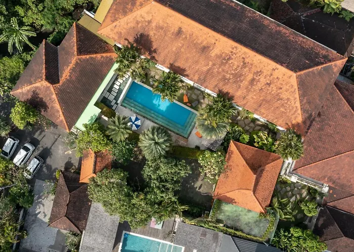 Tapa Tepi Kali Canggu