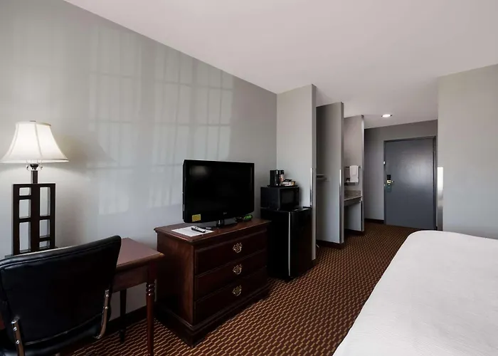 Quality Inn & Suites Oklahoma City North