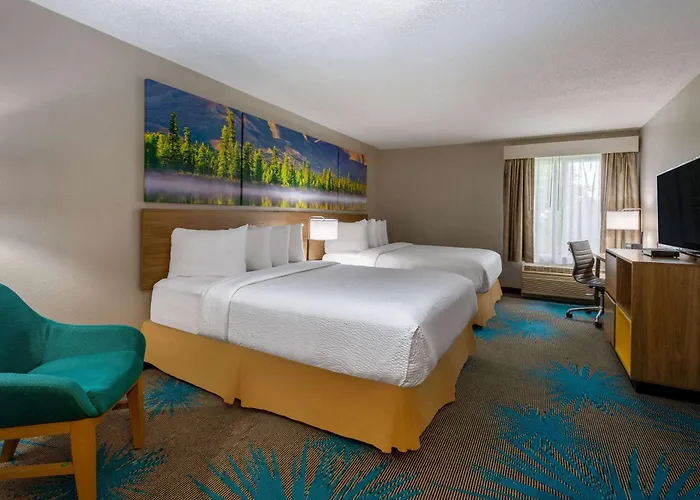 Days Inn & Suites By Wyndham Denver International Airport