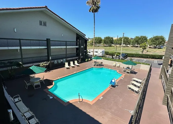 Days Inn By Wyndham San Diego Vista