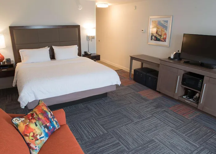 Hampton Inn & Suites Bay City