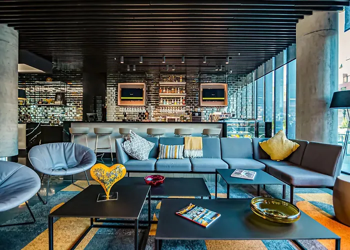 Ola Santiago Providencia, Tapestry Collection By Hilton