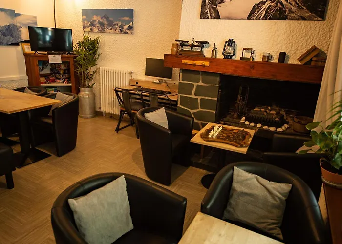 Hotel La Chaumiere Garage Moto Gratuit A 150 M De La Gare Sncf Et Tmb