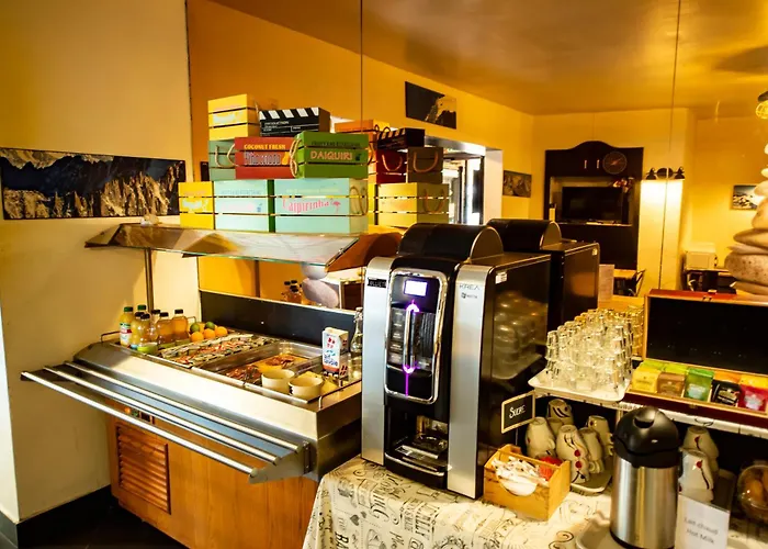 Hotel La Chaumiere Garage Moto Gratuit A 150 M De La Gare Sncf Et Tmb