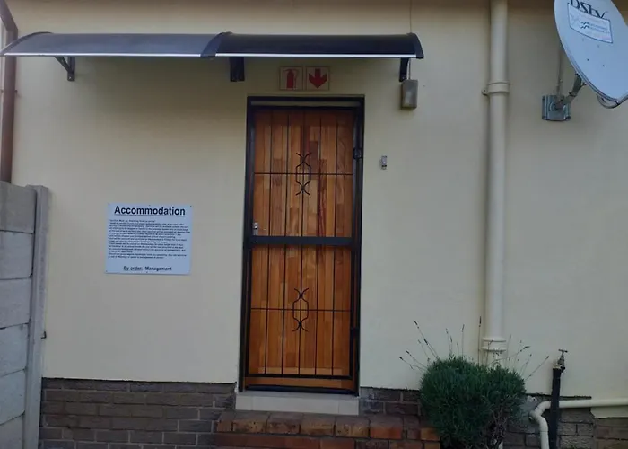 Kwa-Dlamathe Guesthouse