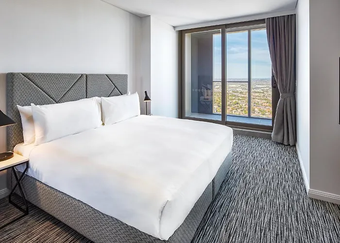 Meriton Suites George Street, Parramatta