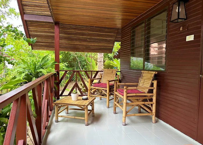 Bangrak Pier Bungalow