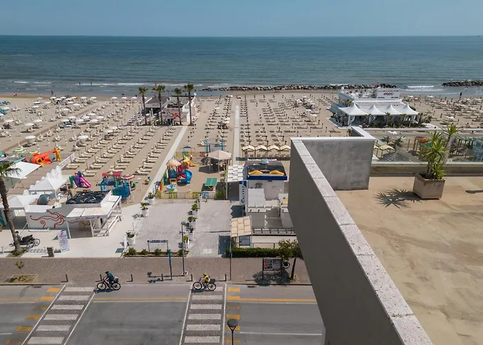 Hotel Augustus- Davanti a noi c'è solo il mare