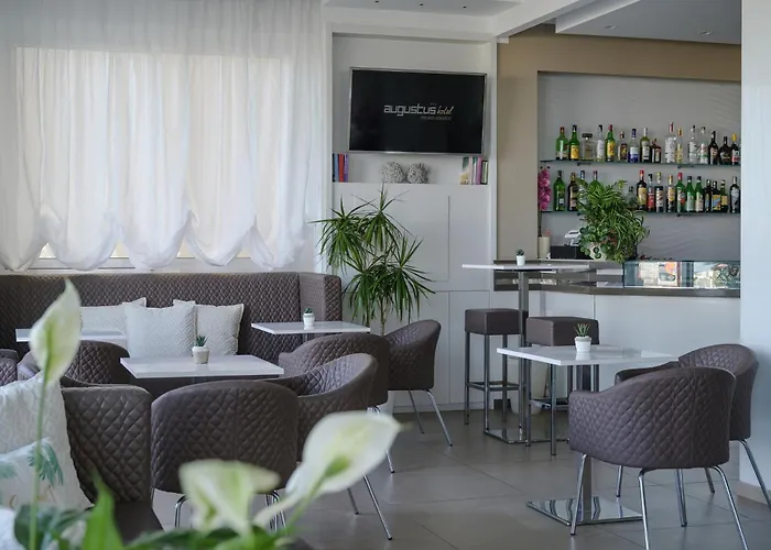 Hotel Augustus- Davanti a noi c'è solo il mare