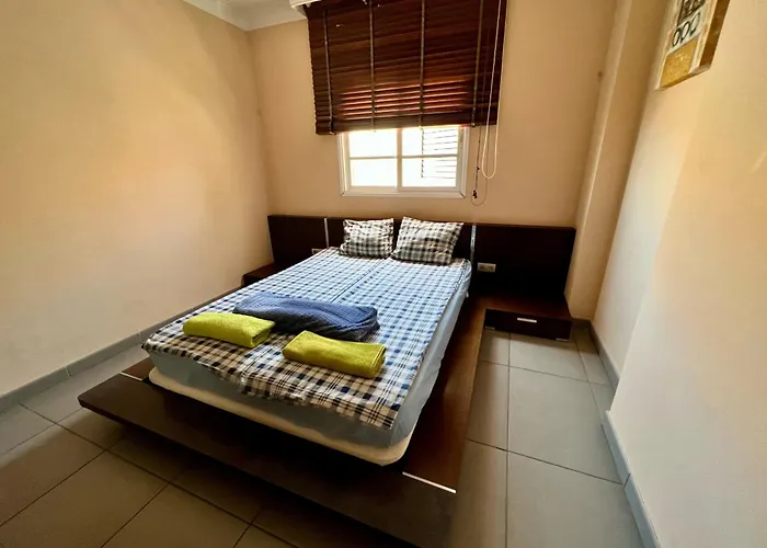 "Flora B&B "- Rooms In Privat Home Habitaciones En Una Casa Privada