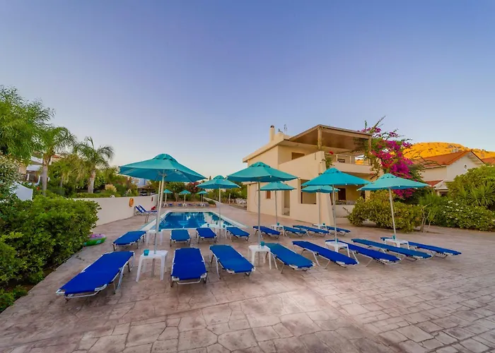 Amaryllis Front Beach Hotel