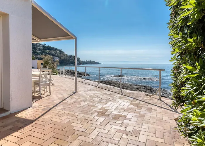 Roc Hotel - Hotel 4 Etoiles Les Pieds Dans L'Eau
