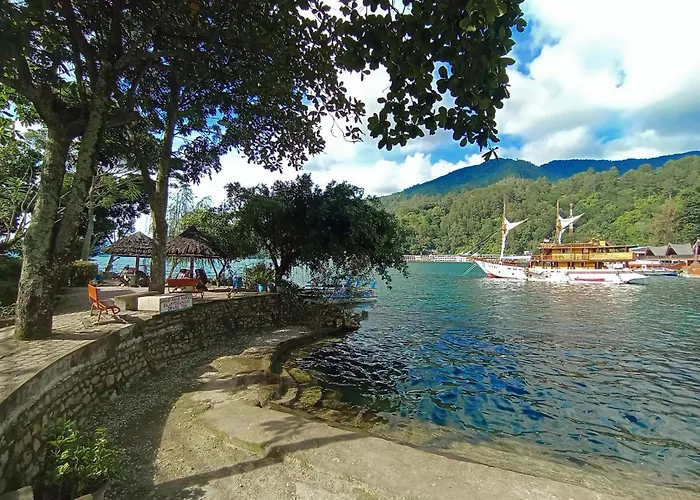 Pandu Lakeside Hotel Parapat