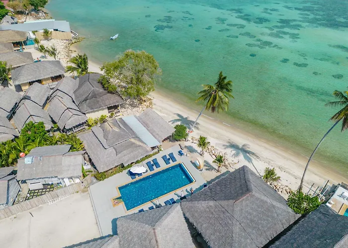 Absolute Beachfront Villas