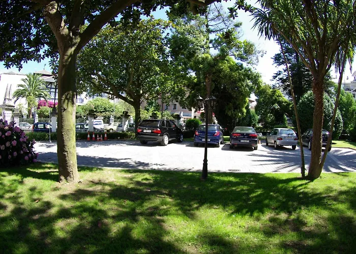 Hotel y Apartamentos Arias