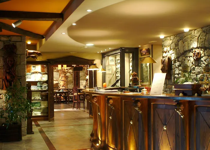 Hotel Llanos Del Hospital