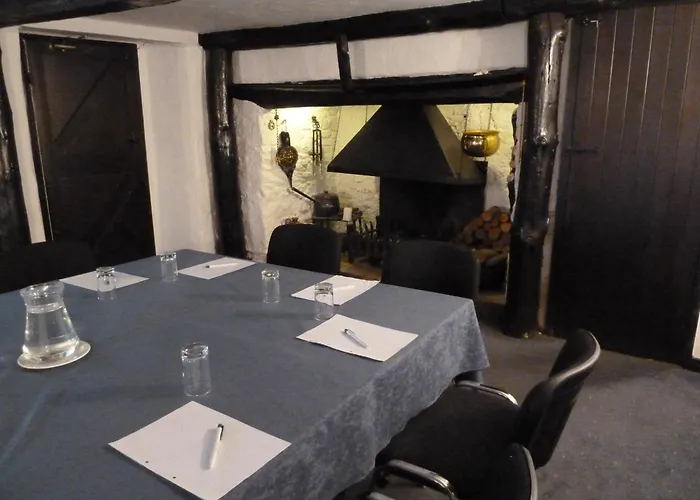 Apple Tree Hotel