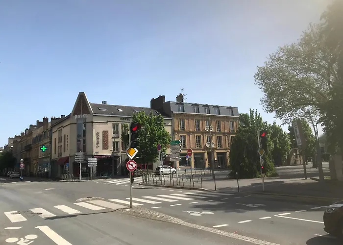 Hotel Couleurs Sud avec ascenseur et restaurant Centre ville-Gare Charleville-Mézières