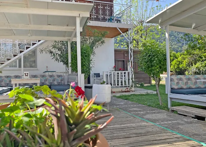 Jasmin Pansiyon Çıralı