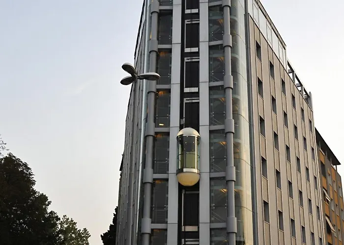 Sam Hotel
