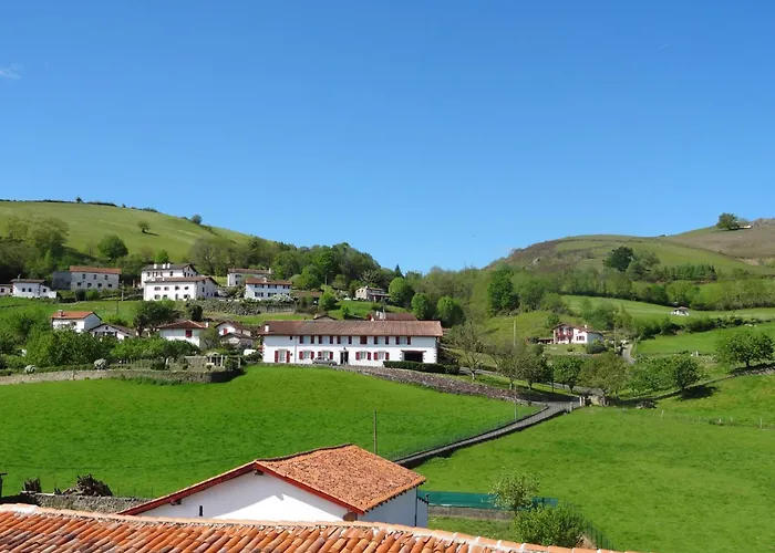 Hotels Logis Eskualduna Chez Katina