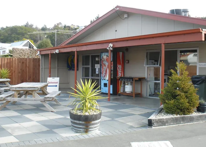 Nelson City Top 10 Holiday Park