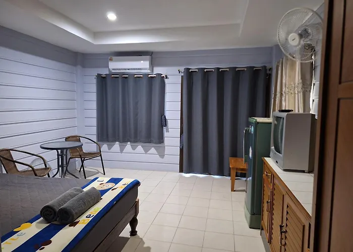 Phonsomboon Guesthouse