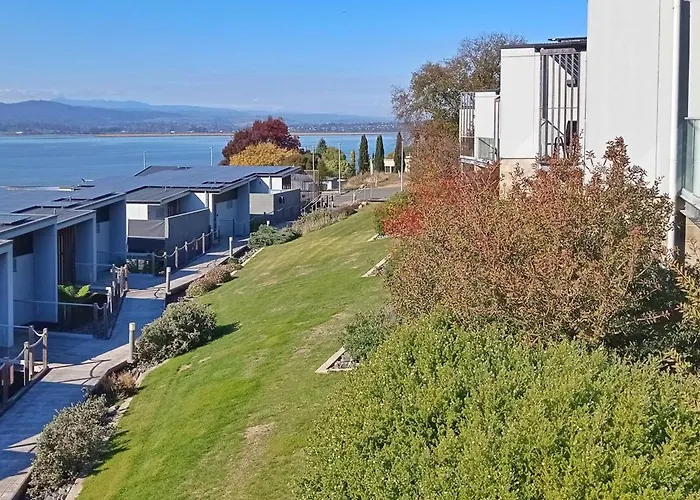 Rosevears Riverview Hotel