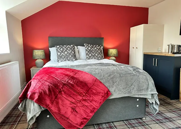 The Prince Albert Pub & Hotel With Onsite Free Parking 2 Minutes From Legoland