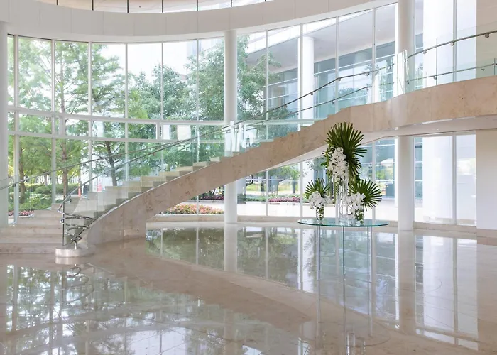 Renaissance Schaumburg Convention Center Hotel