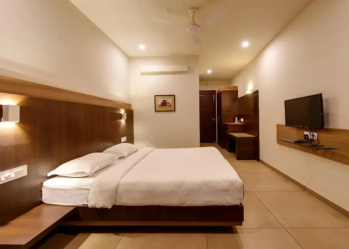 Hotel Classic Mid Town, Kolhapur Near Mahalaxmi Temple