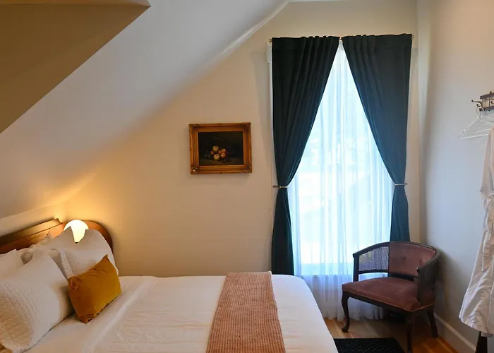 Nicholson House at Beaujolais