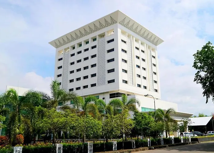 Grand Mahkota Hotel