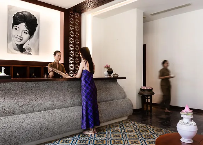 Shintana Saya La Maison