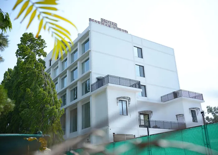 Hotel Makhan Vihar