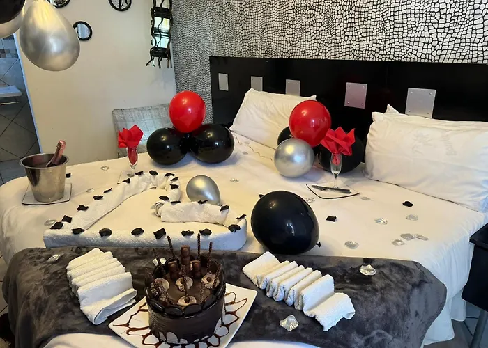 Africa Paradise - Or Tambo Airport Boutique Hotel