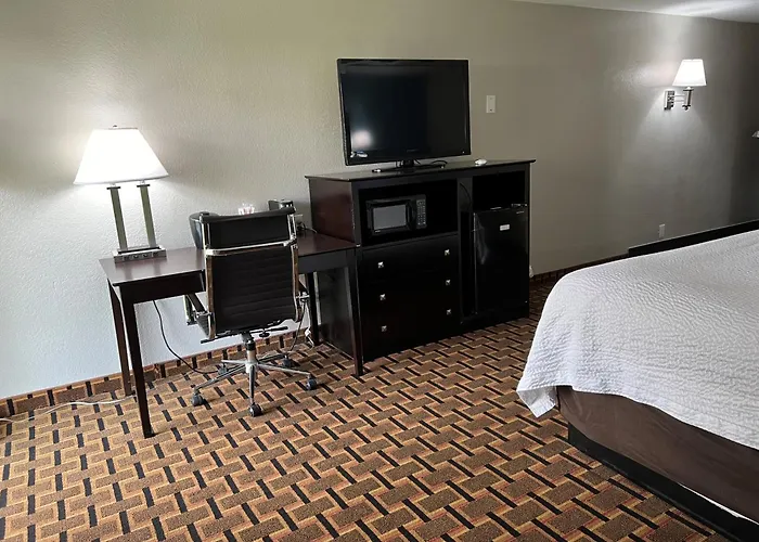 Days Inn By Wyndham Joplin