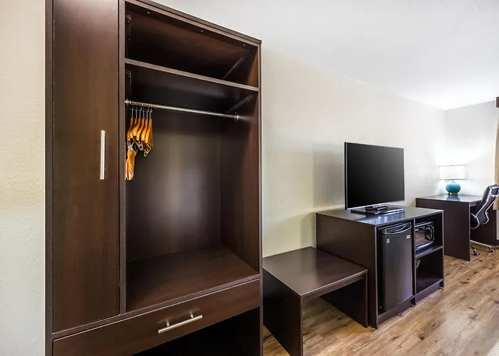 Sleep Inn & Suites Salina I-135