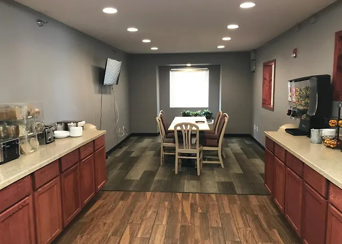 Chadron Inn & Suites